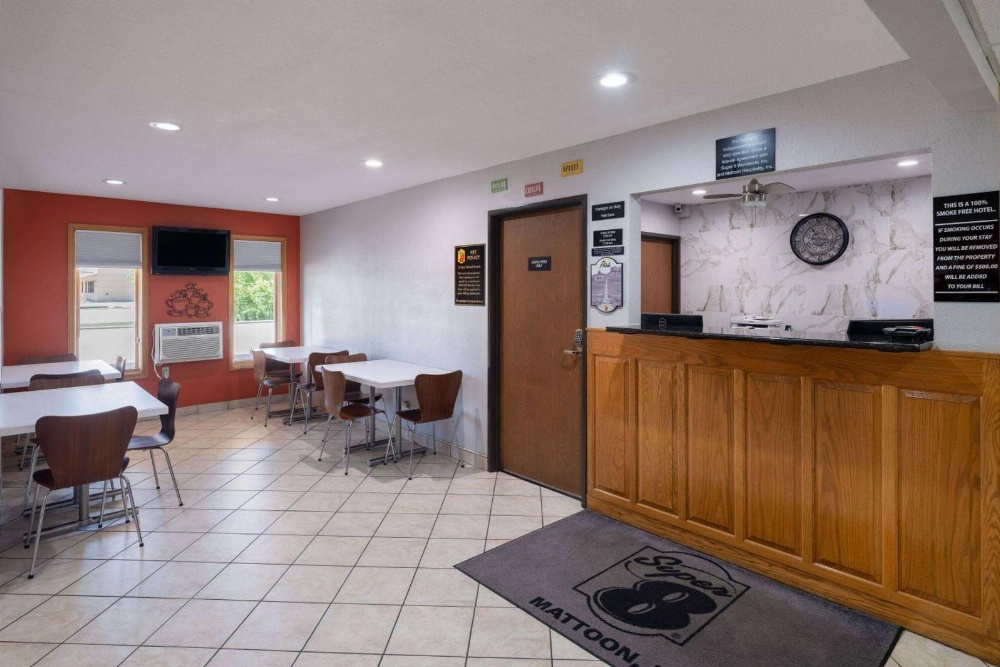 Super 8 by Wyndham Mattoon